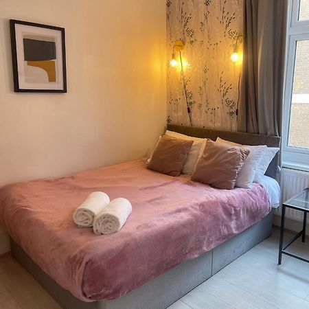 Lovely 2 Bed Flat 2 Floor Miles ロンドン エクステリア 写真