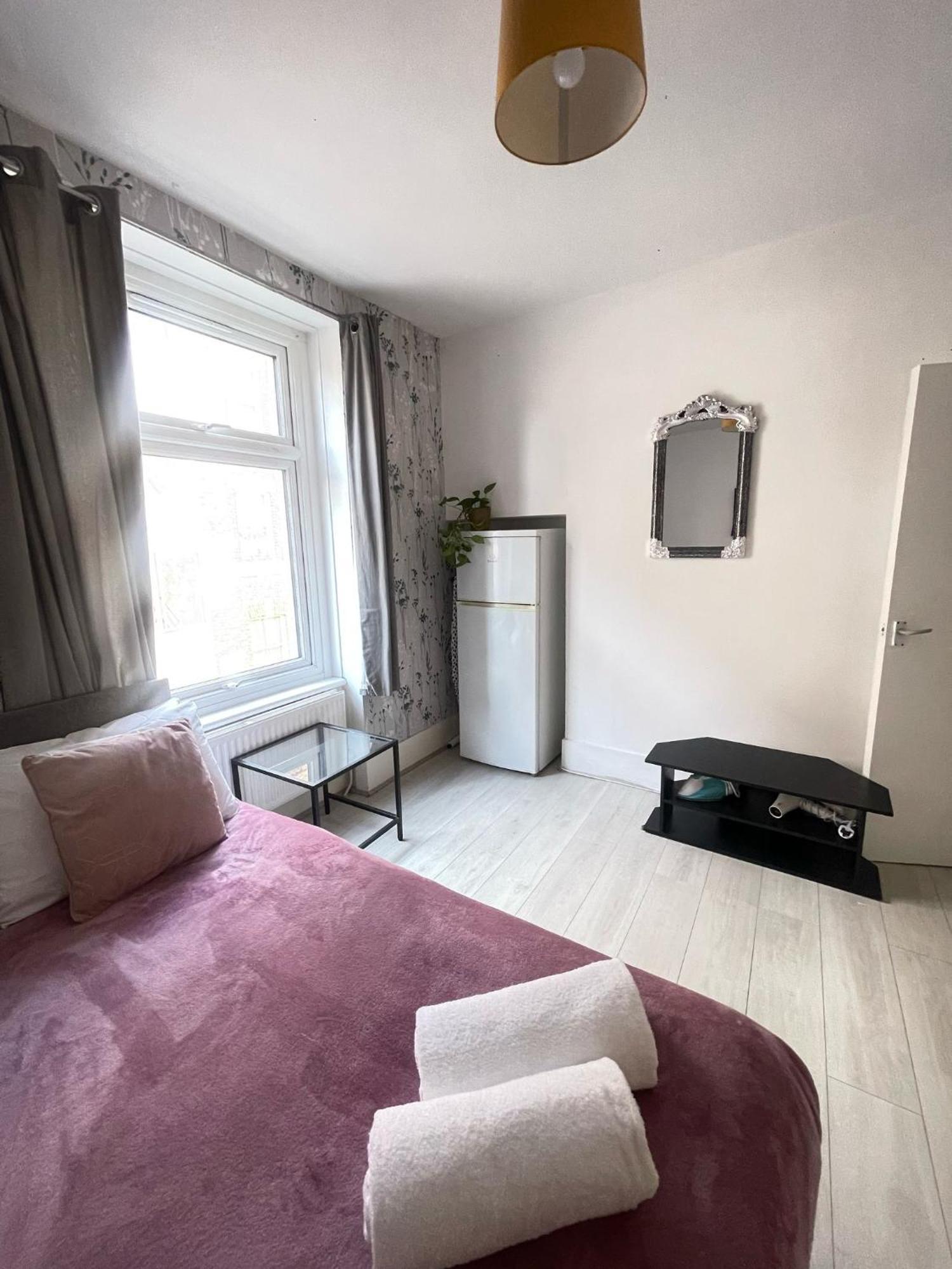 Lovely 2 Bed Flat 2 Floor Miles ロンドン エクステリア 写真
